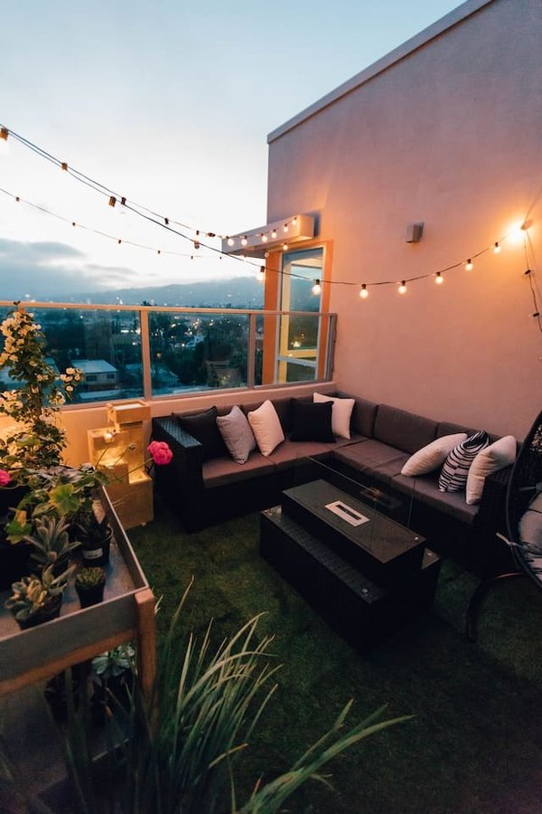 Comment installer une pergola bioclimatique sur une terrasse existante?